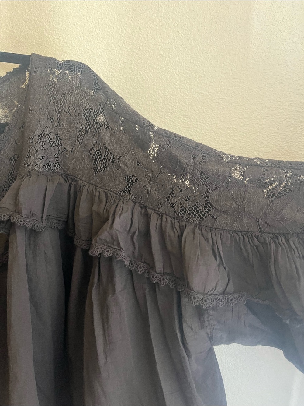 Boho Lace Ruffle Women's Top - Chocolate Brown - Picture 3 of 6